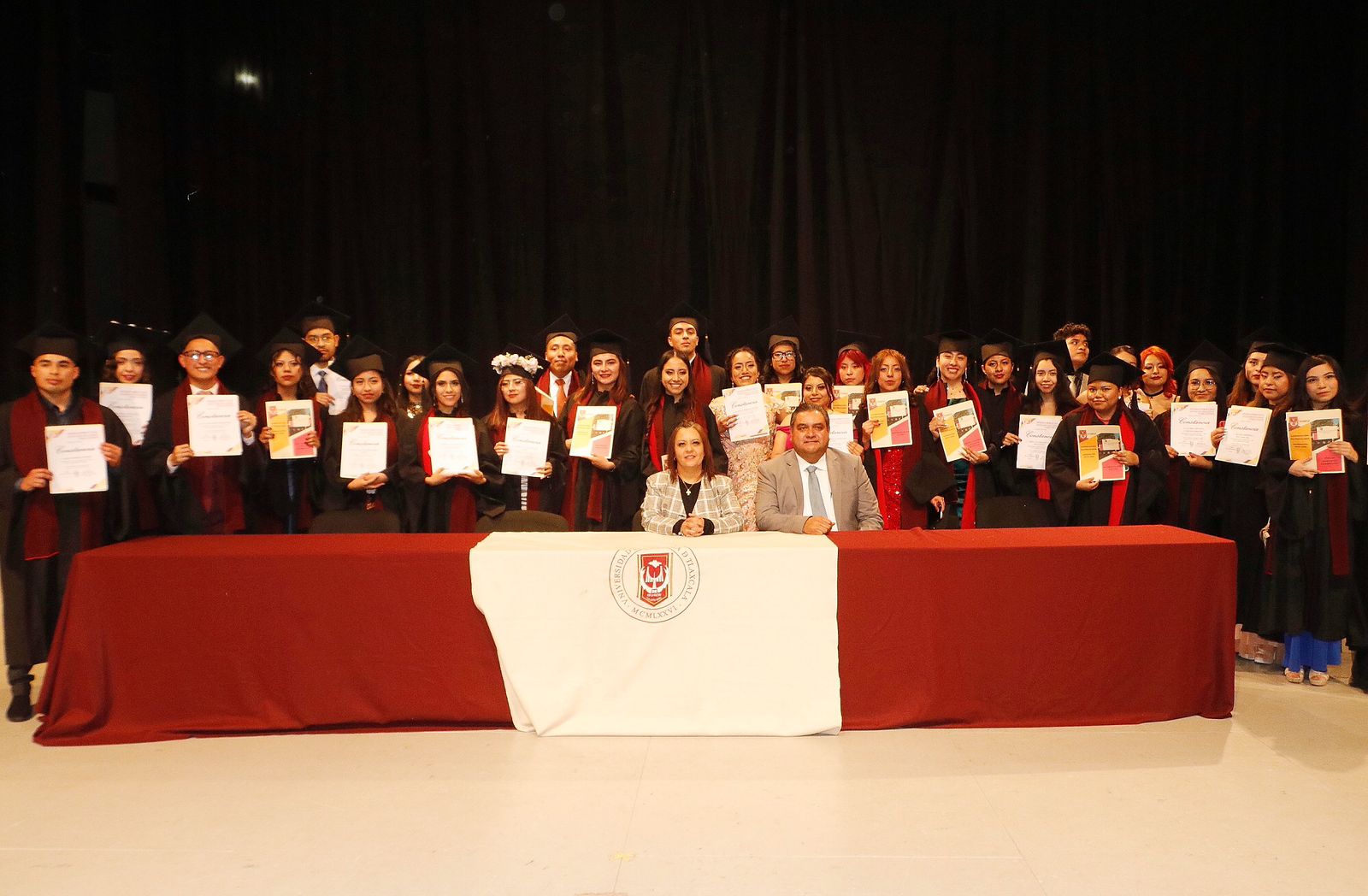 Graduó UATx a estudiantes de licenciatura y maestría de Trabajo Social, Sociología y Psicología